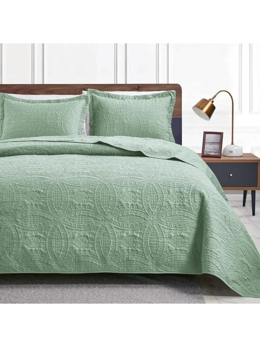 Sage Twin Quilt Set - Lightweight Summer Bedspread & Pillow Sham - Modern Coin
